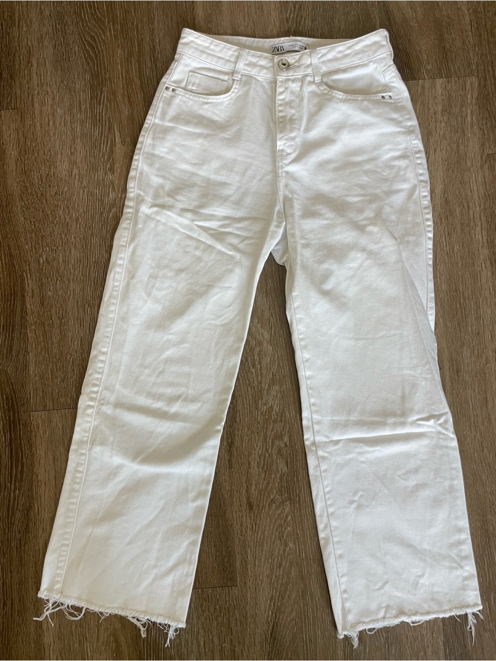 Zara White Straight-Leg Distressed Bottom Jeans